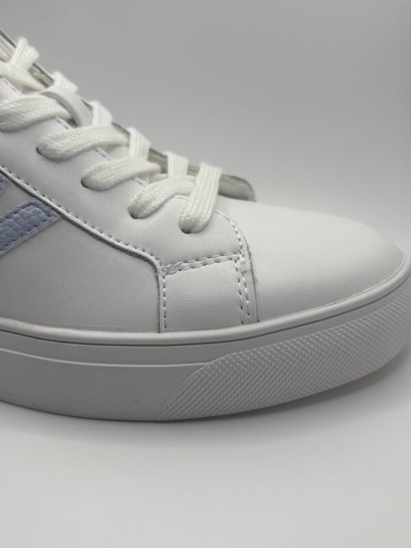 Tenis DKNY Abeni Azul Claro
