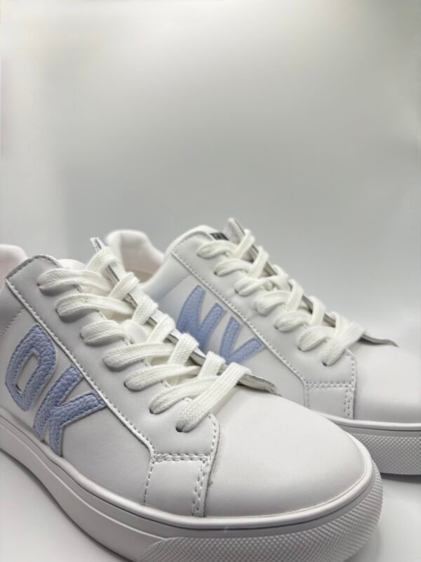 Tenis DKNY Abeni Azul Claro