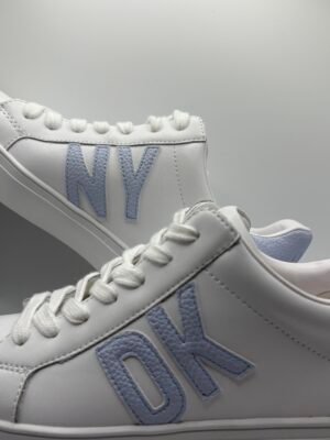 Tenis DKNY Abeni Azul Claro
