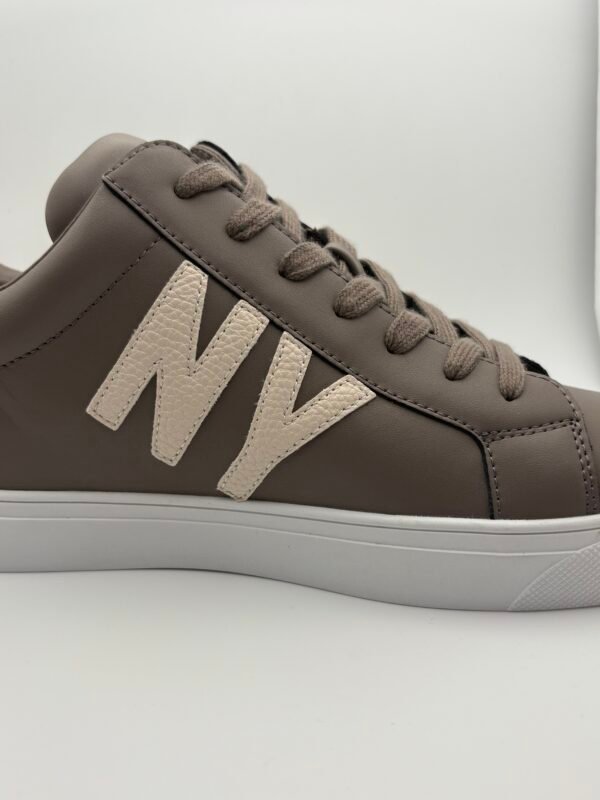 Tenis DKNY Abeni Cafés