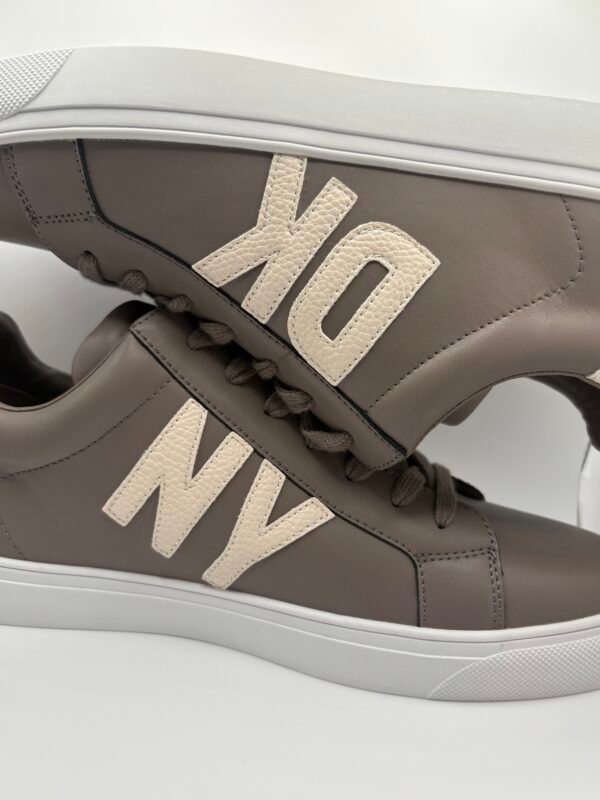 Tenis DKNY Abeni Cafés